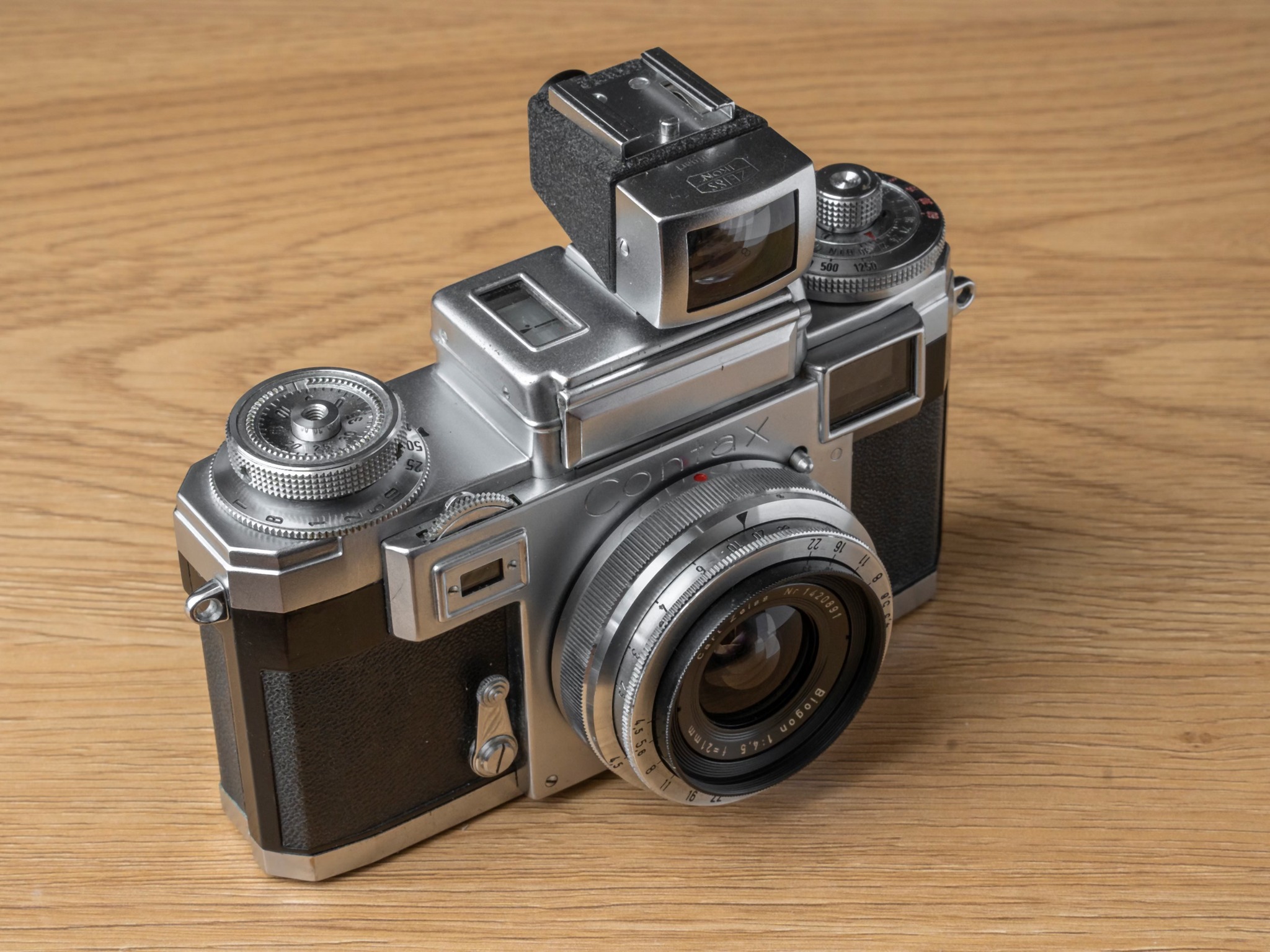 Contax IIa with Zeiss Biogon 21mm lens