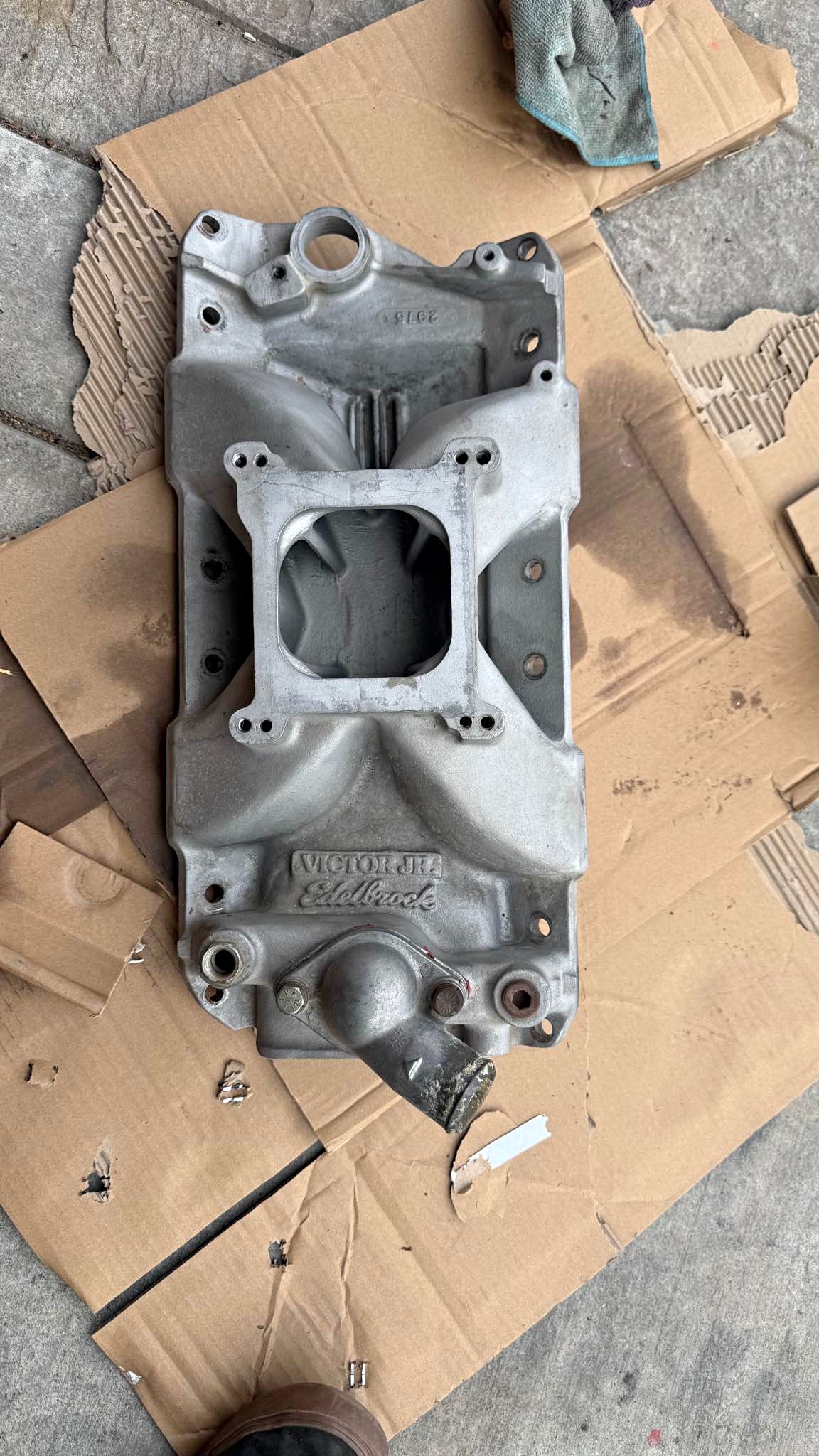 Victor Jr. Edelbrock intake - Car Engines & Engine Parts - Sandy, Utah ...