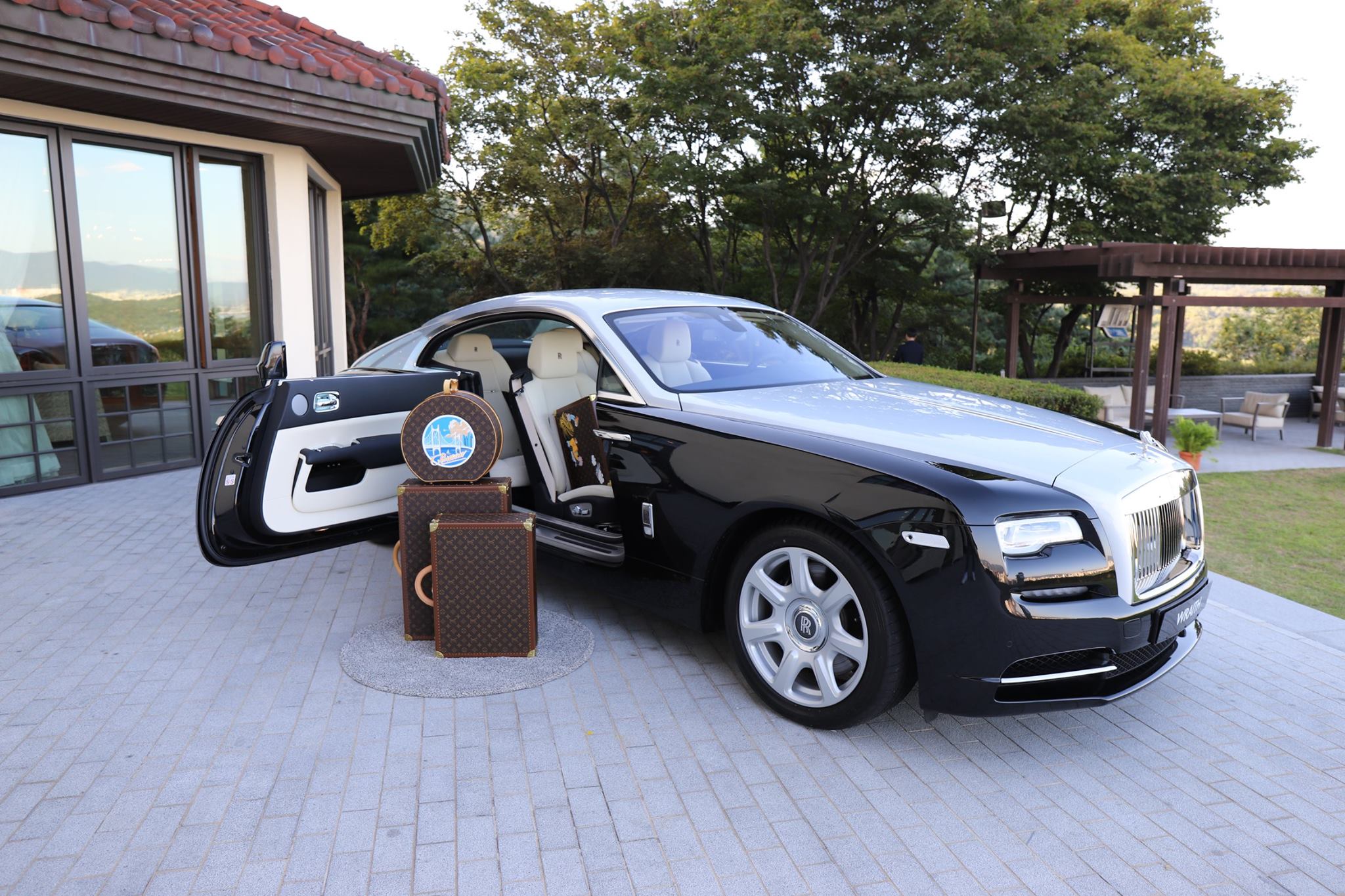 Rolls-Royce - Take a glimpse into the exclusive Louis Vuitton x 