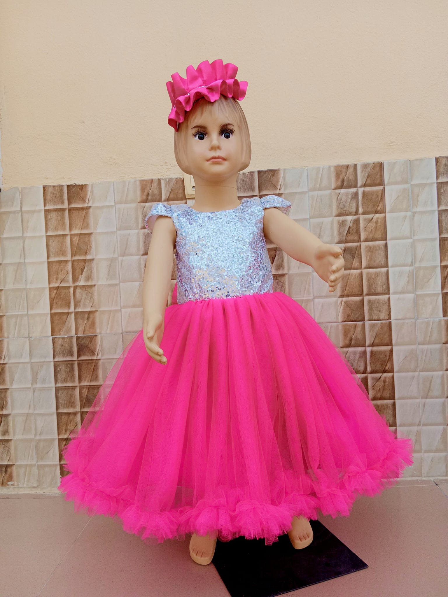 Made this birthday dress for a 2 year old using 👇👇👇 1yrd of silver sequins 6 yrds of tulle 2 yrds of dullface bale bridal satin 2 yards of 3 inch crinoline