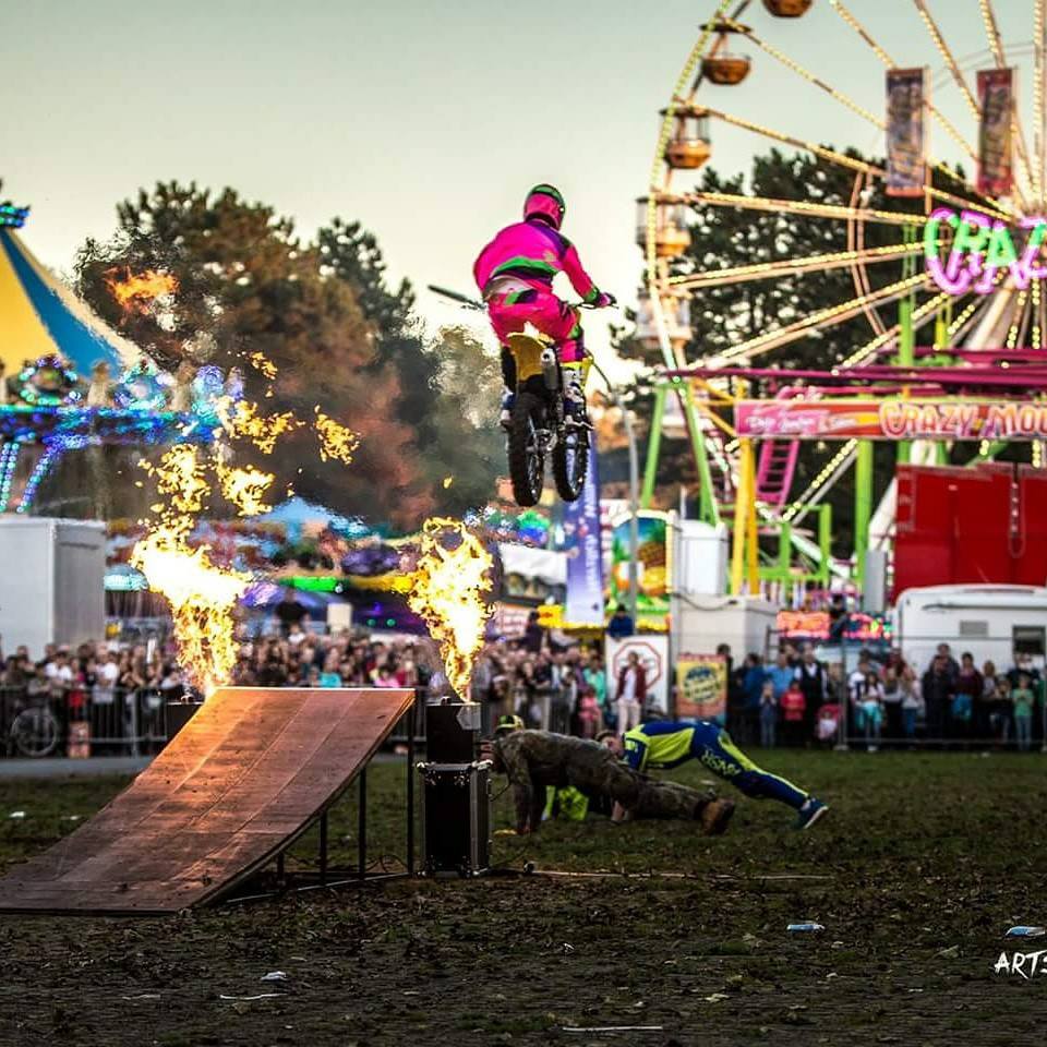 Das Team Lagrin Prasentiert In Lagrin S Action Sport Team