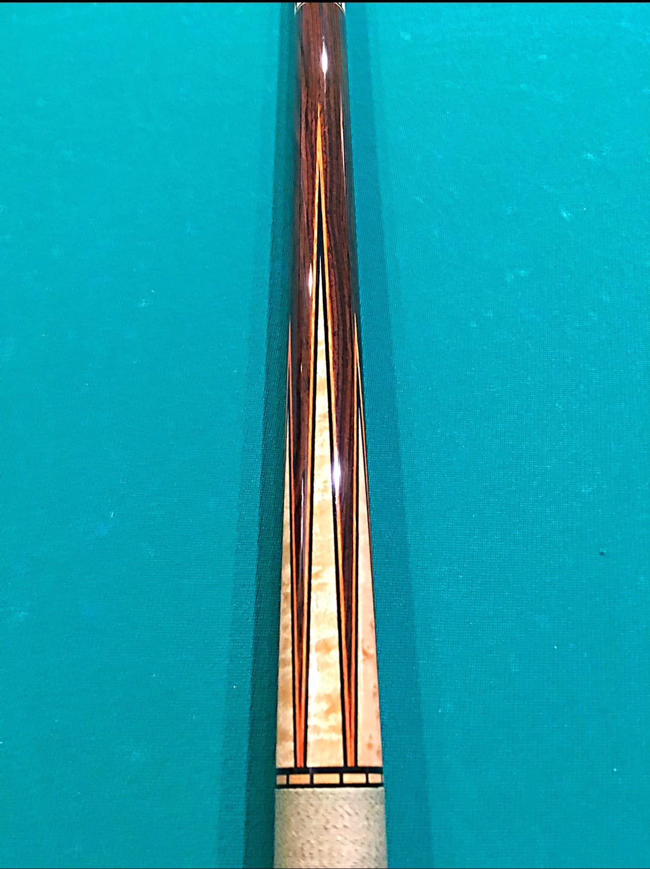 Rare early Omega DPK cue
