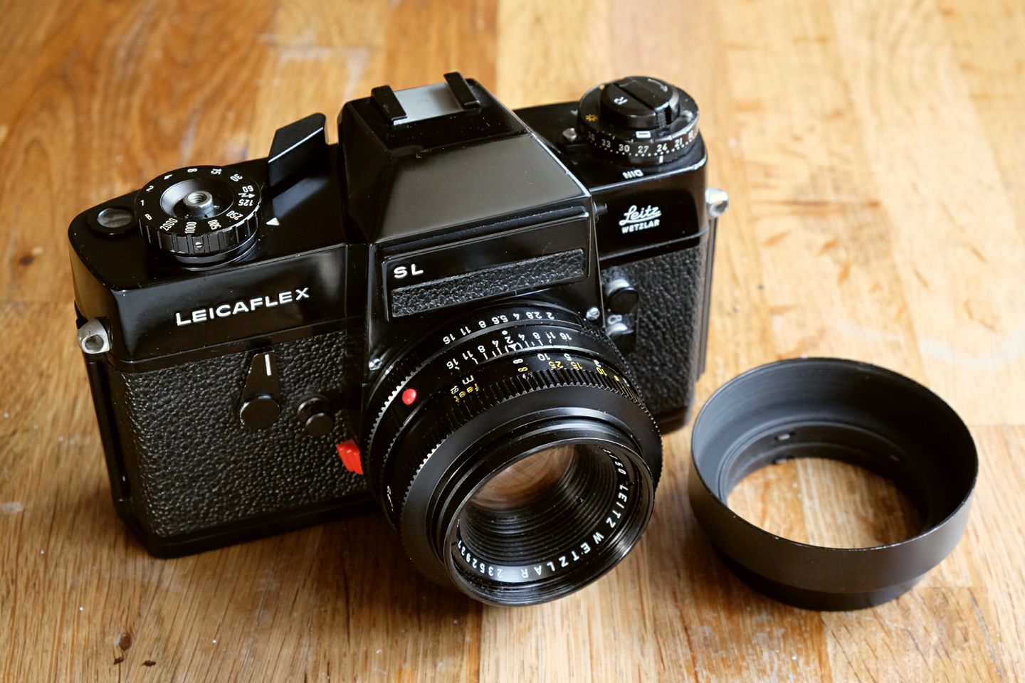1974 Leicaflex SL with Summicron-R lens