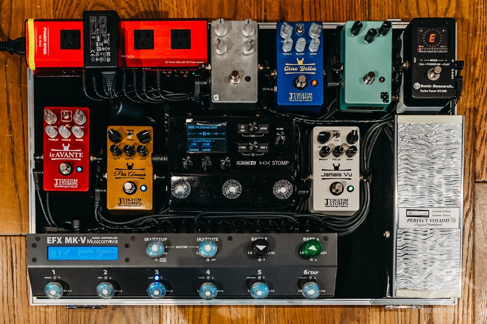 高崎晃氏放出品！LOUDNESS初期ロゴ入りハードケース付きRoland JC160