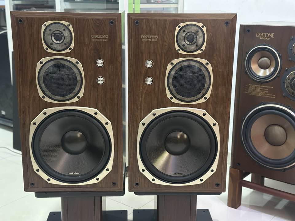 ONKYO 2000 MONITOR speaker 14 inch 3 way system Imported from
