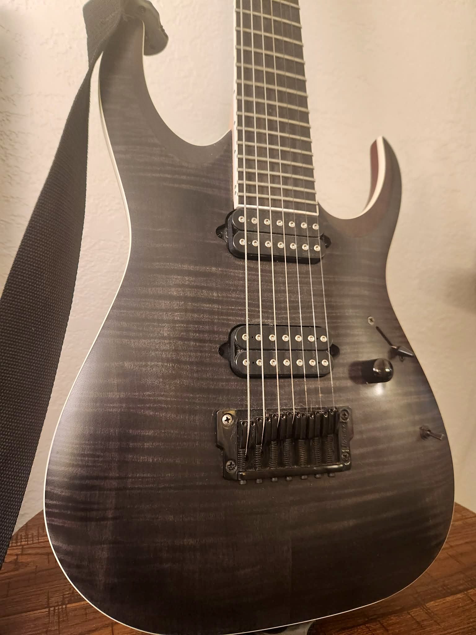 拍賣的全新和二手Ibanez-frix6feah-iron-label | Facebook Marketplace