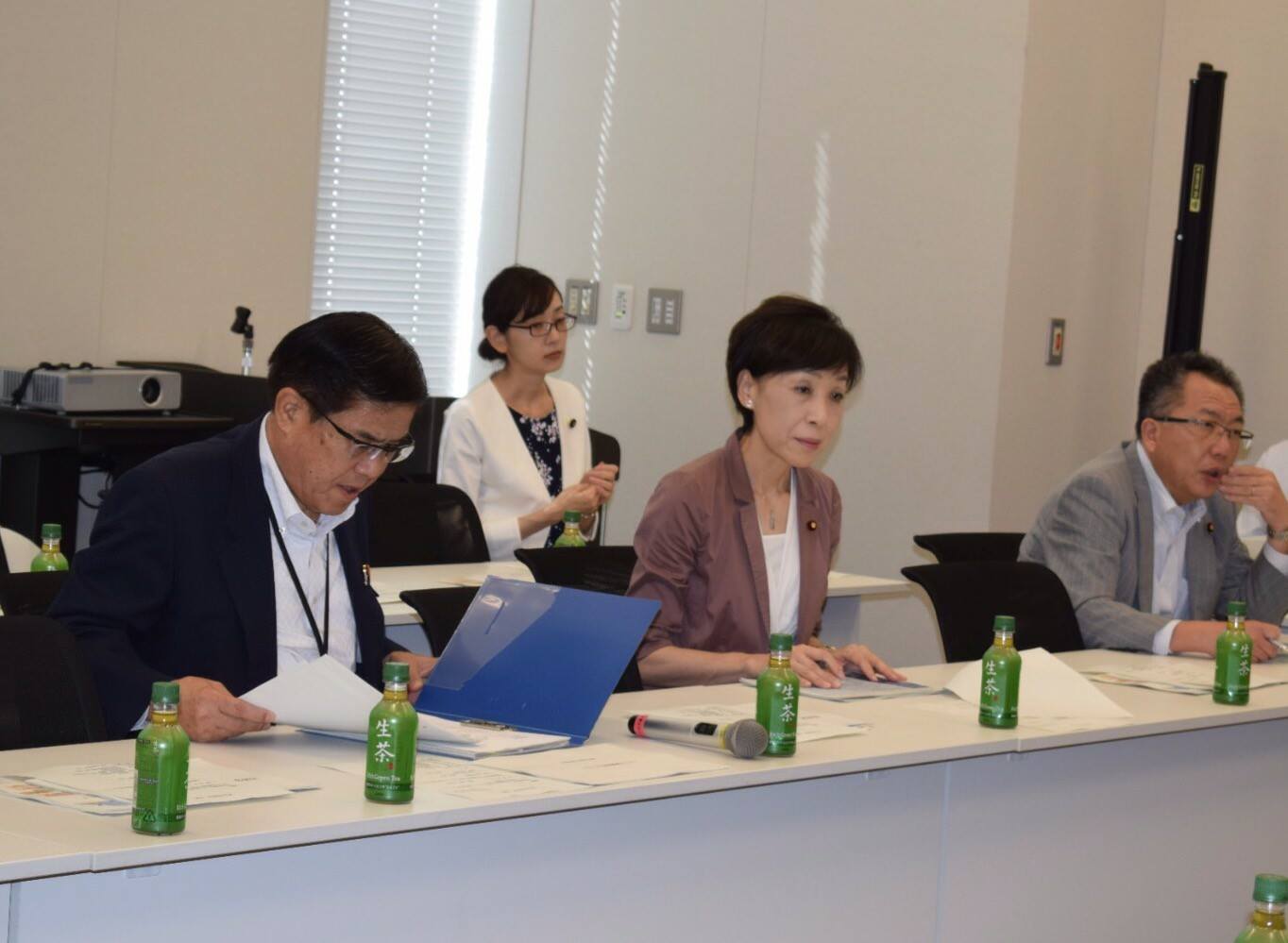 古屋 範子 - 党厚生労働部会で、「技能実習『介護』における固有要件を定める告示」について、厚生労働省からヒアリングを... | Facebook