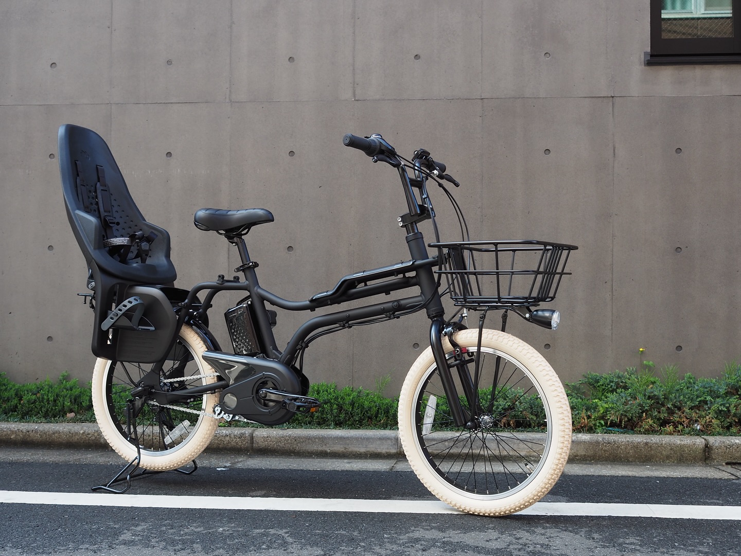 入荷情報 BRIDGESTONE RADAC RF6(53) 久しぶりに旧車入荷いたしました 
