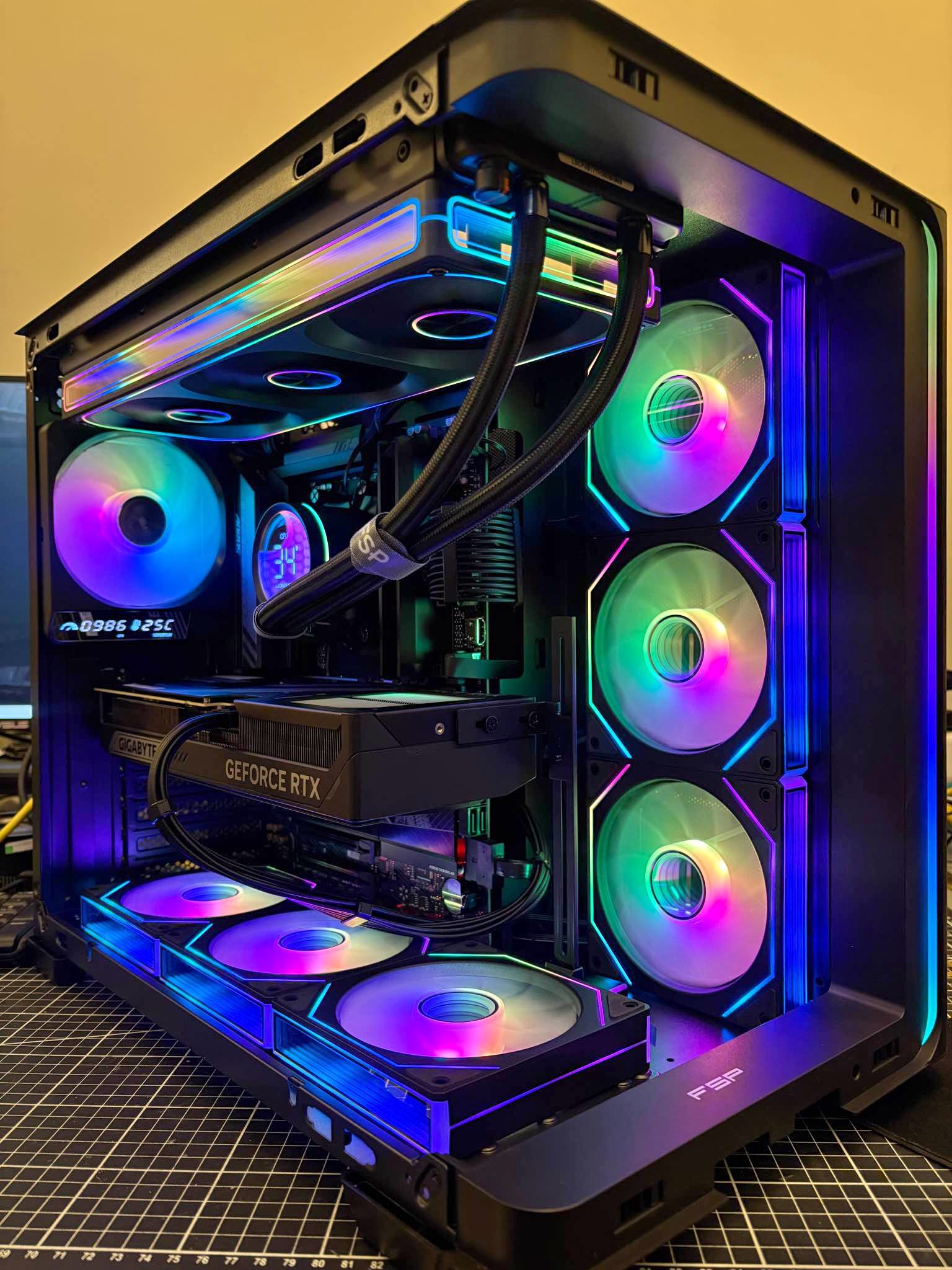 售全新 R7 7800X3D + 技嘉 5070Ti 水冷海景房 - Computer Cases - Taoyuan District ...