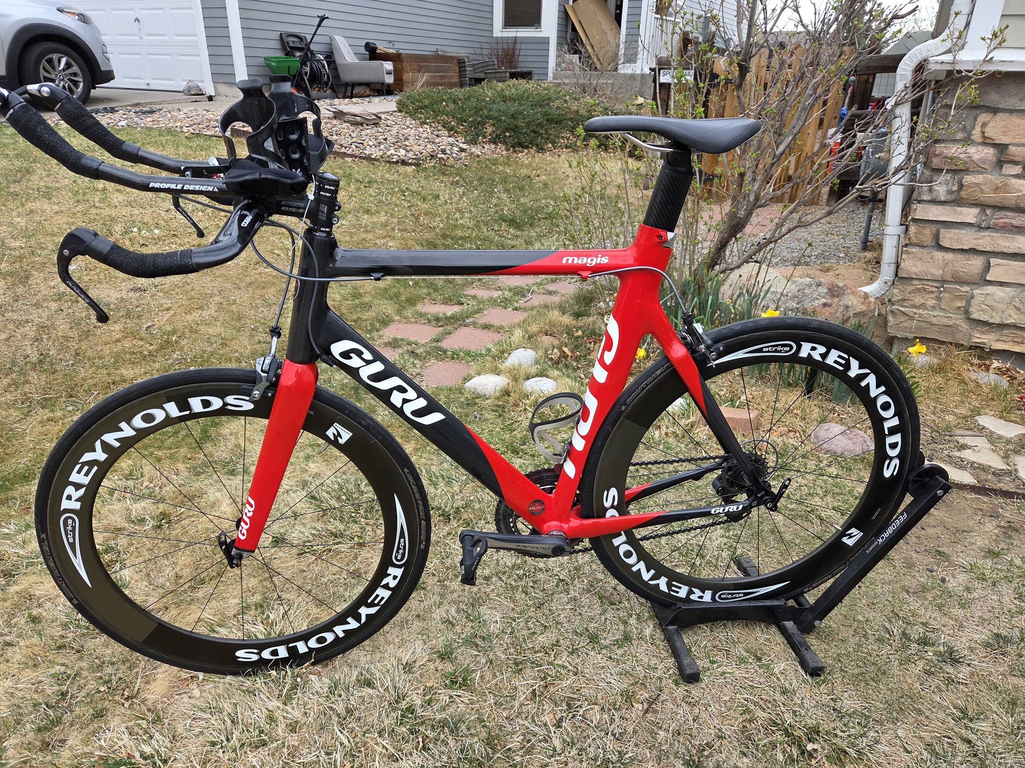 Guru triathlon carbon Reynolds wheel 62cm Dura-ace components speed 11