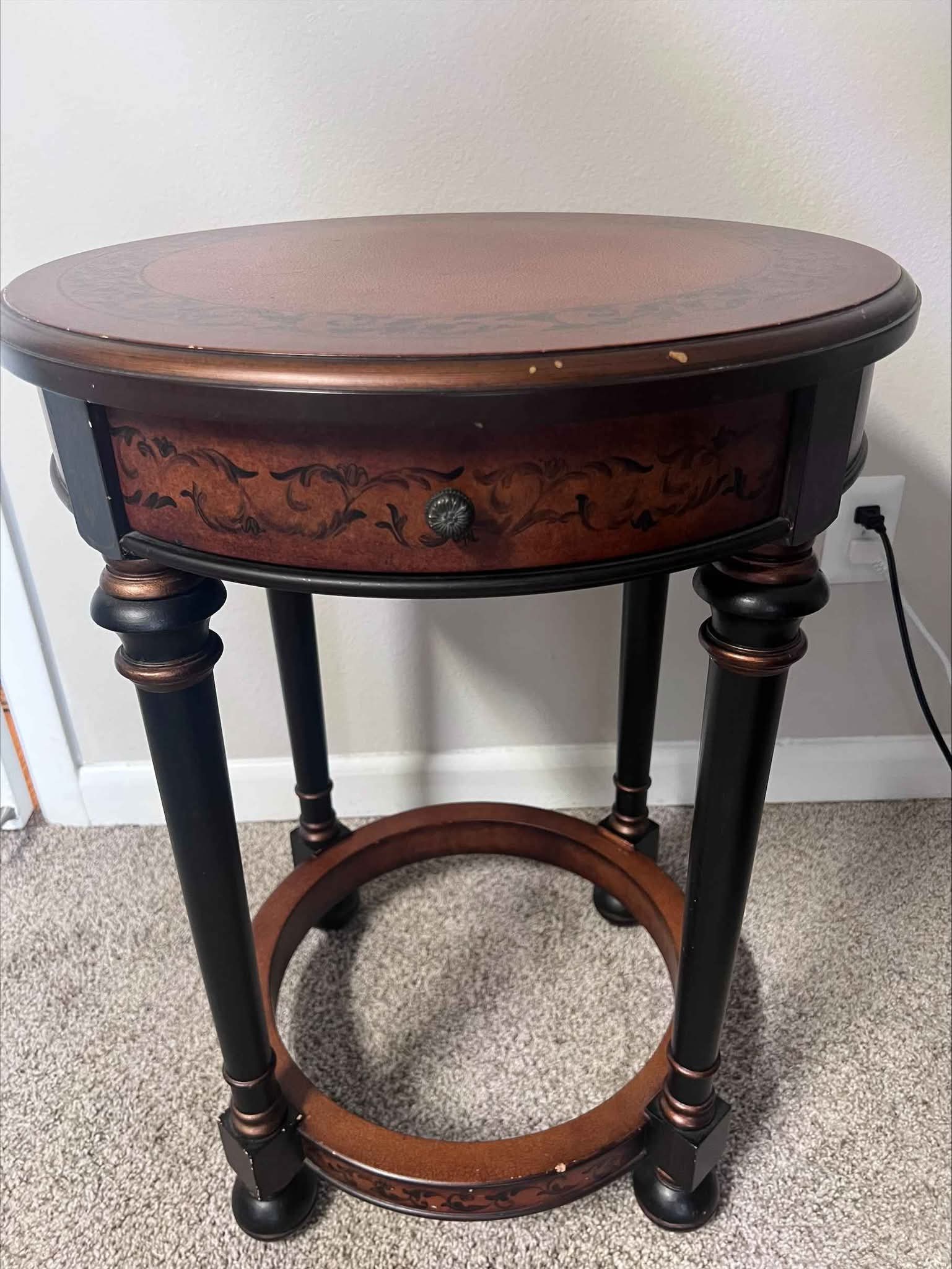 Set of 2 vintage Bombay Company round accent tables, each with a single ...
