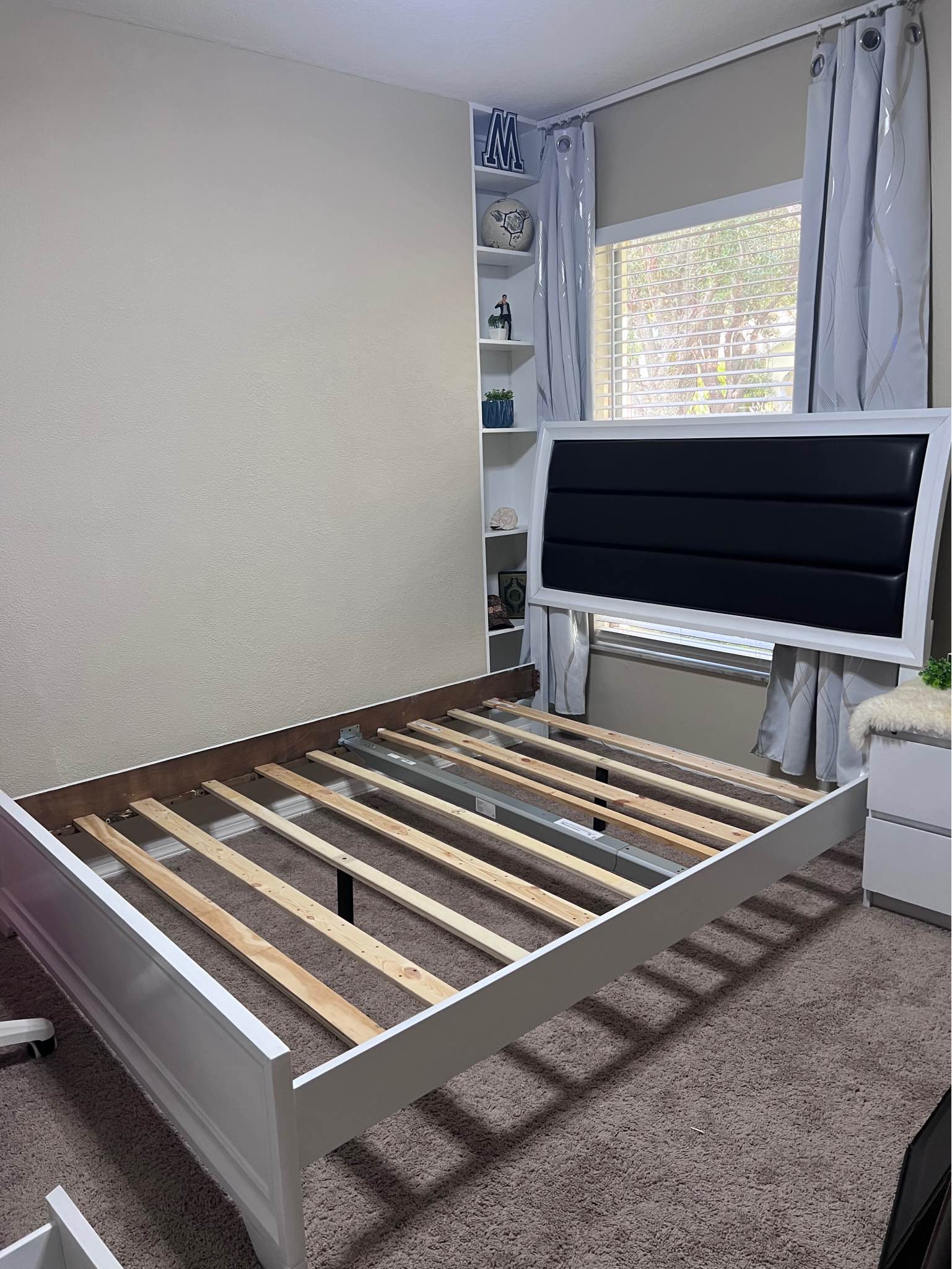 modern white full bed frame selling asap - Beds & Bed Frames - Tampa ...