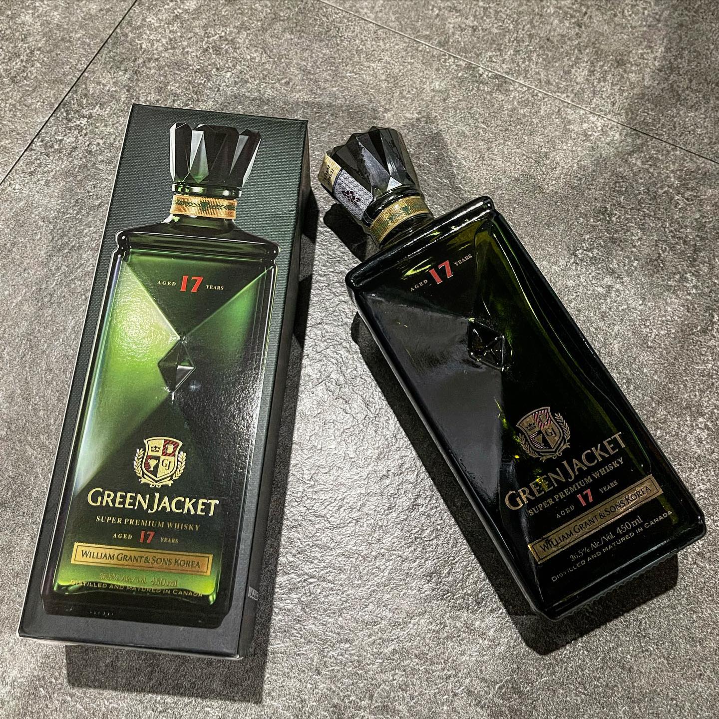 GREEN JACKET 12年 17年 セット ウイスキー Green Jacket Premium Whisky Aged 17 Years Old• Launched by William