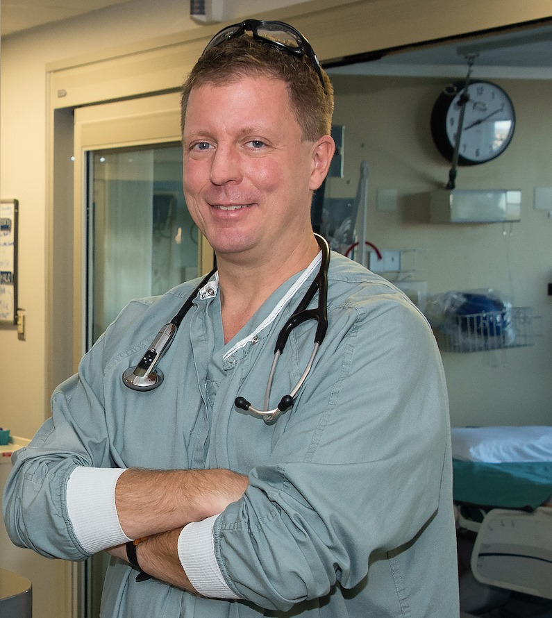 Dr Mathieu Simon, chef des soins intensifs chez nous, s'est exprimé sur ...