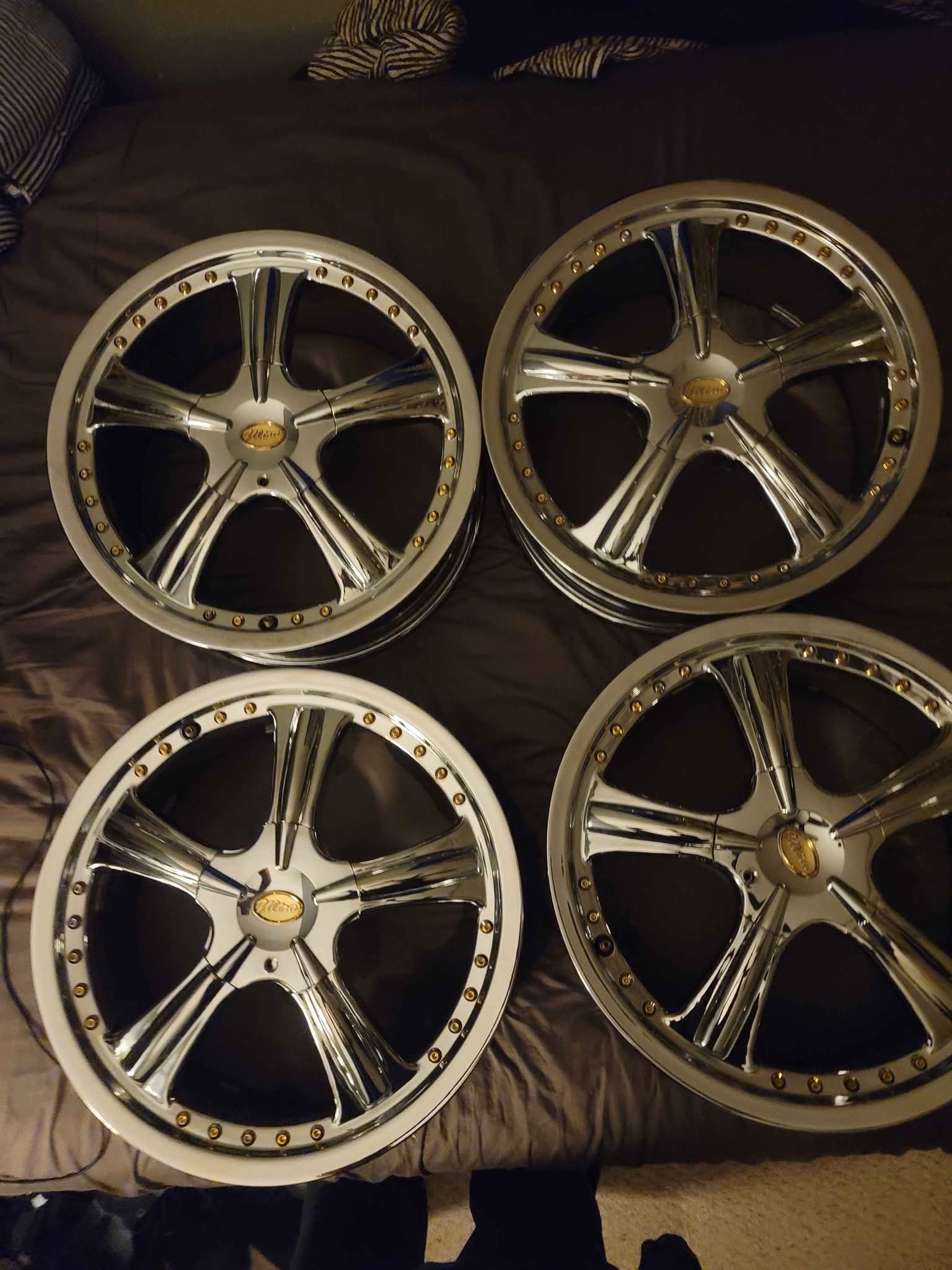 Old school (Ultra) Gold and chrome rims 5x114.3 - Car Wheels, Tires ...