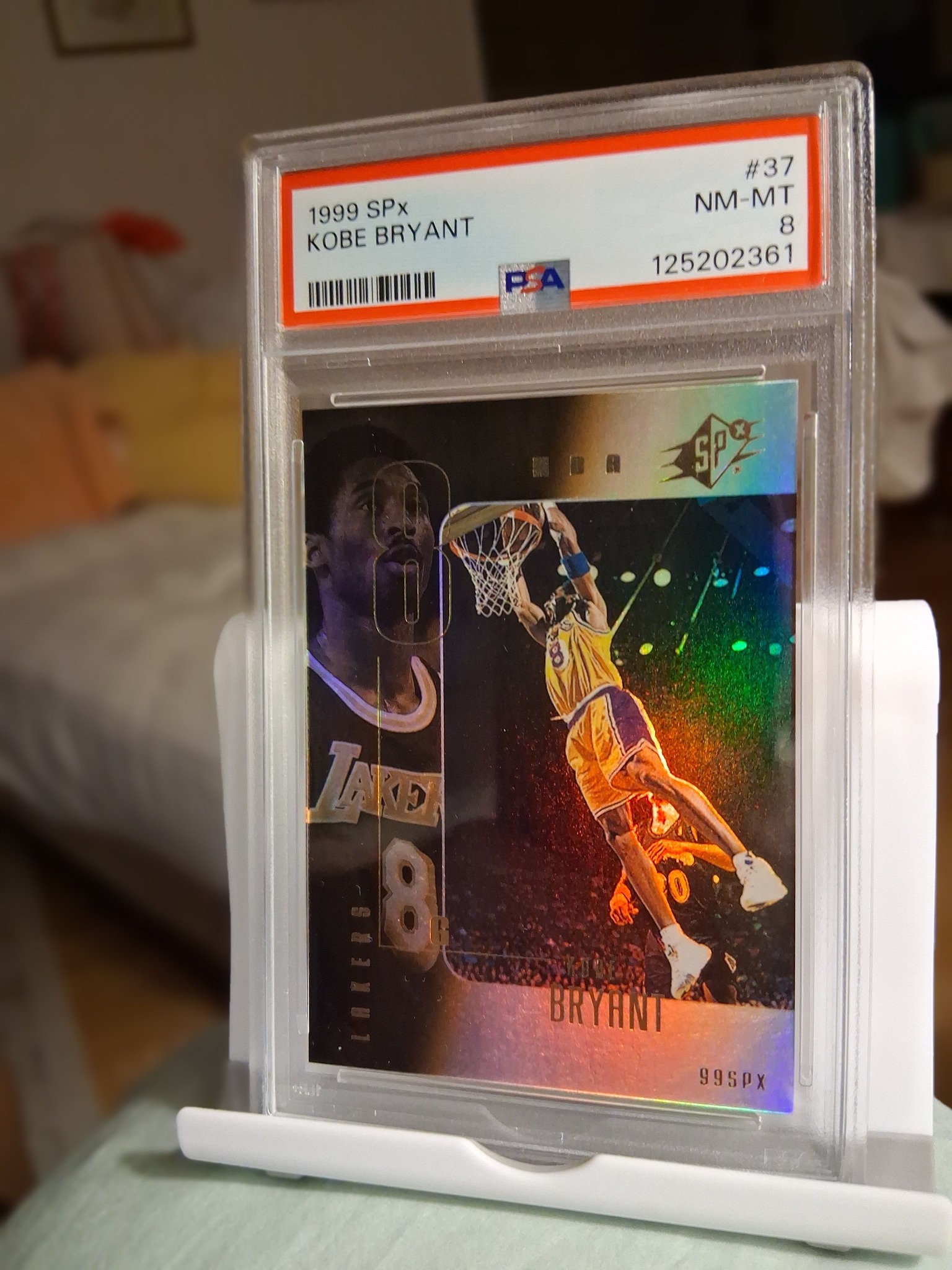 What makes the Kobe 97-98 SPx gold card different from others online?