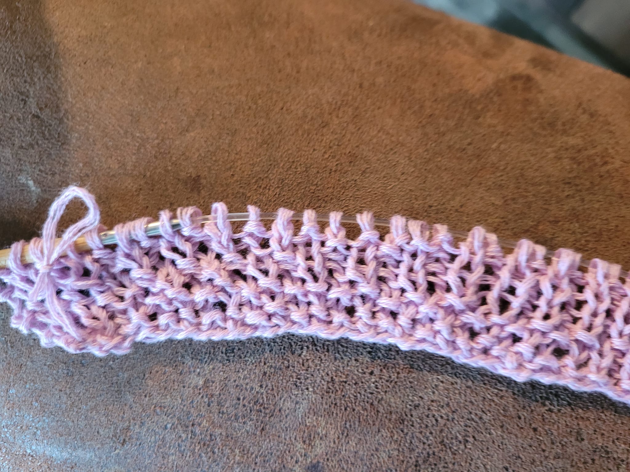 Will blocking fix loose seed stitch border?