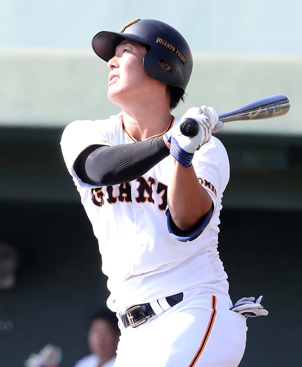 読売ジャイアンツ 宮崎秋季キャンプ 紅白戦 で 和田恋 選手が本塁打 増田大輝 Facebook