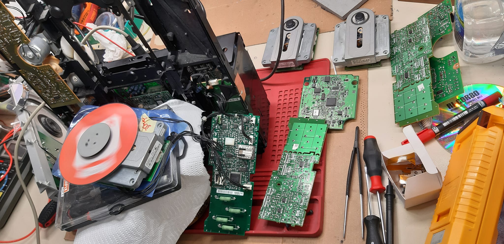 Bang & Olufsen Beosound 3 disassembly and repair guide