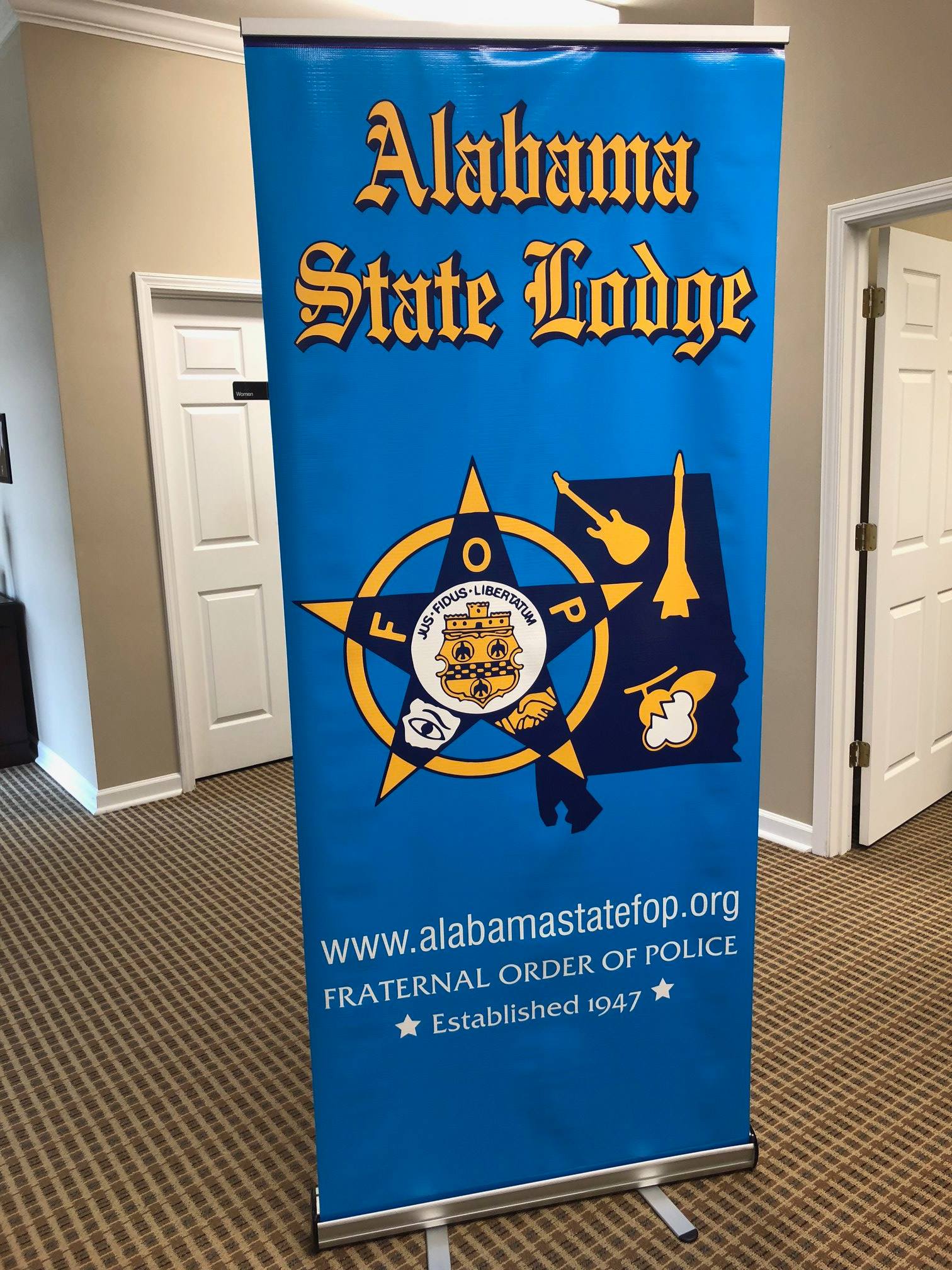 ROGUE WRAPS - Custom RETRACTABLE BANNER STANDS . Easy and... | Facebook
