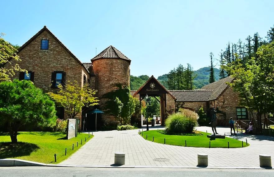 Gangwon State - A romantic Gangwon-do spot that matches...