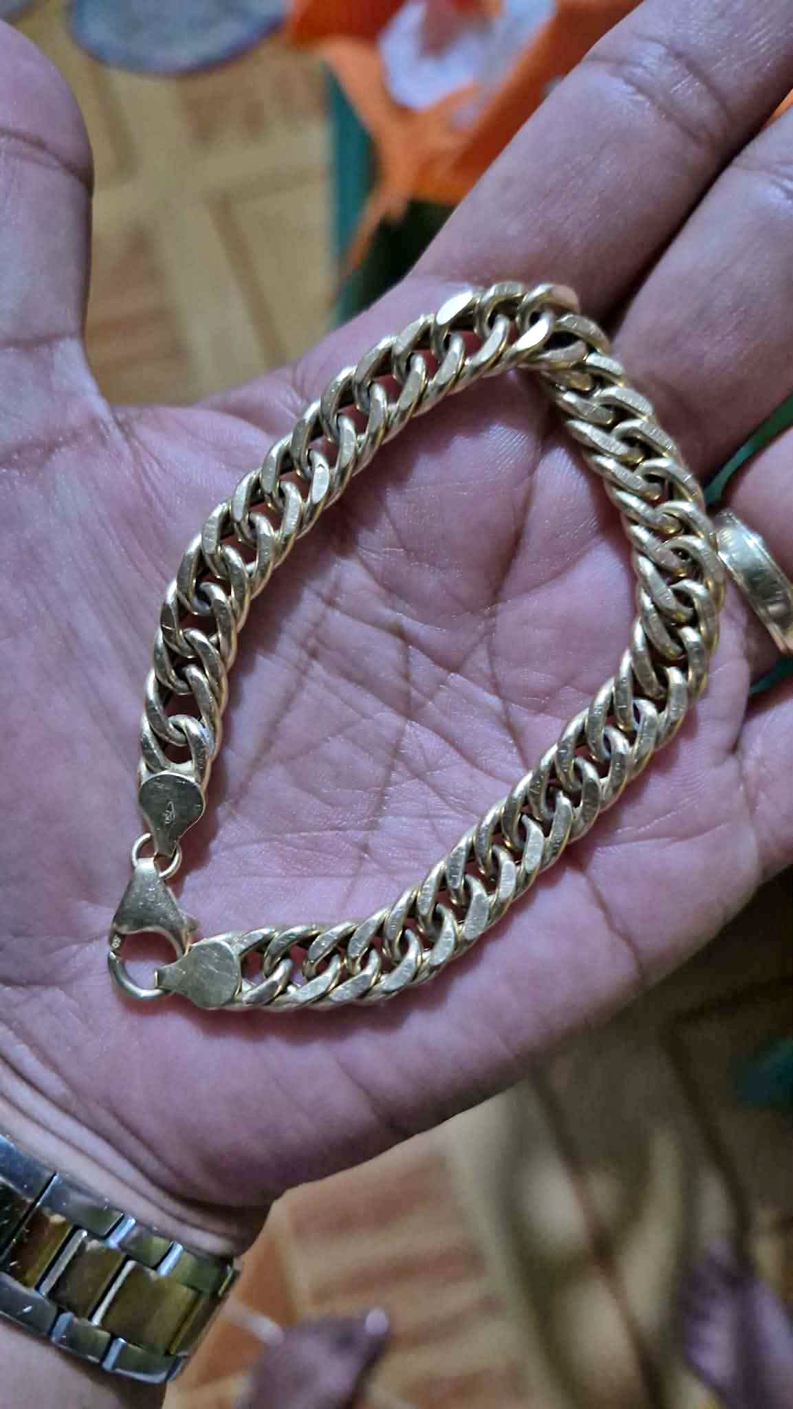 Gold Bracelet - Bracelets - Tabaco | Facebook Marketplace | Facebook
