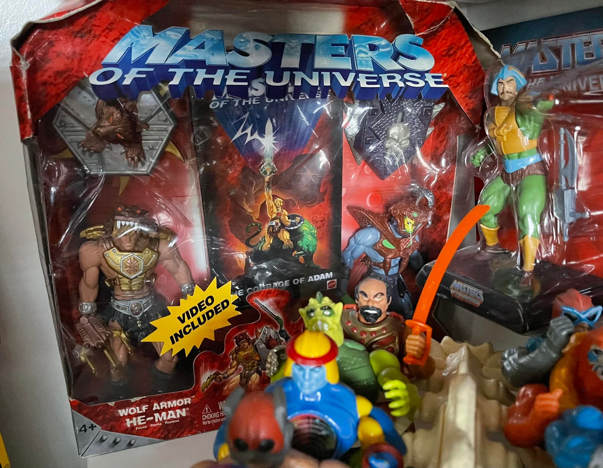 One more pack..Motu 200x He man wolf armor vs Skeletor snake armor 