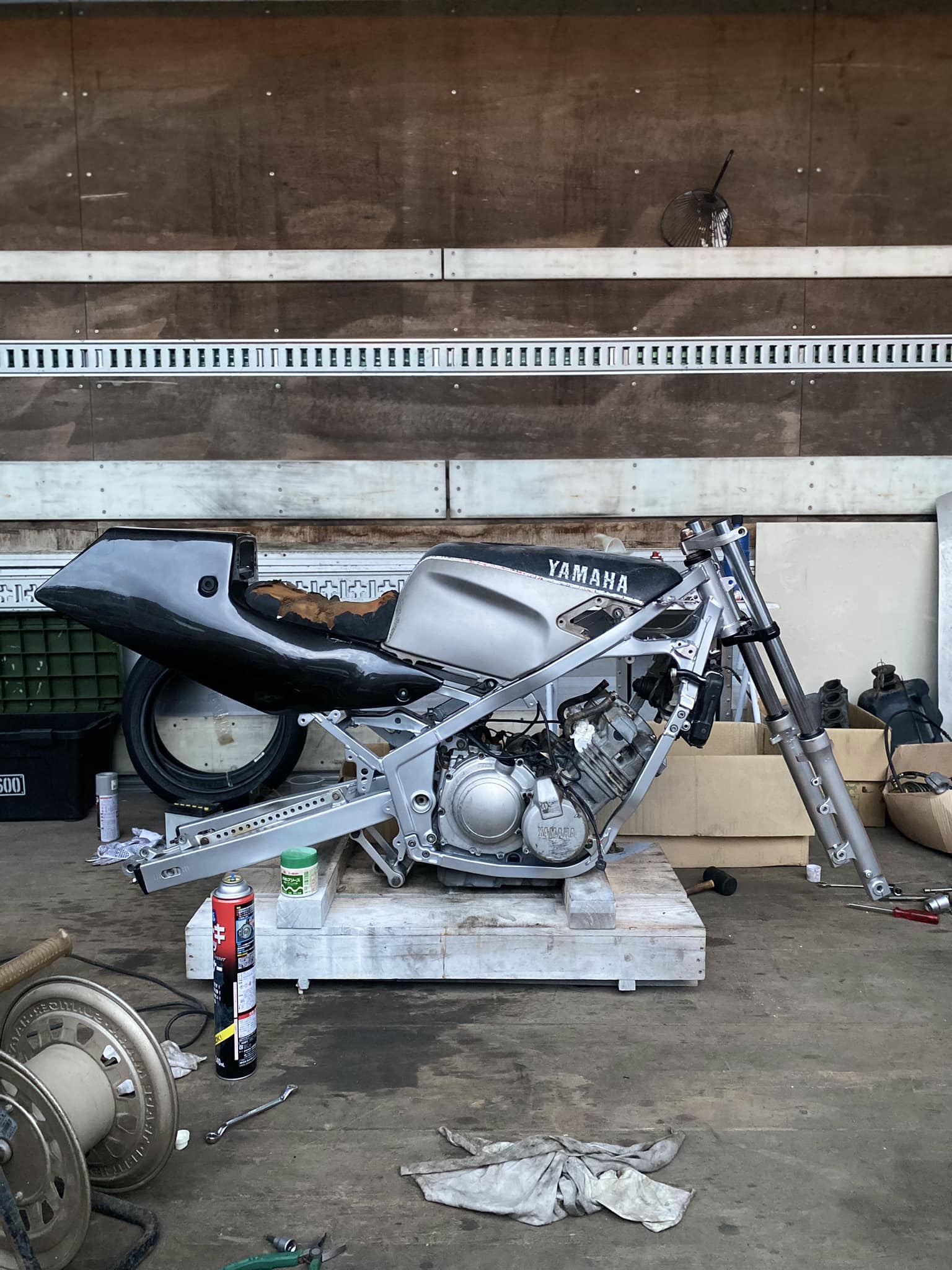 Upgrades for FZR250 2KR race bike performance?
