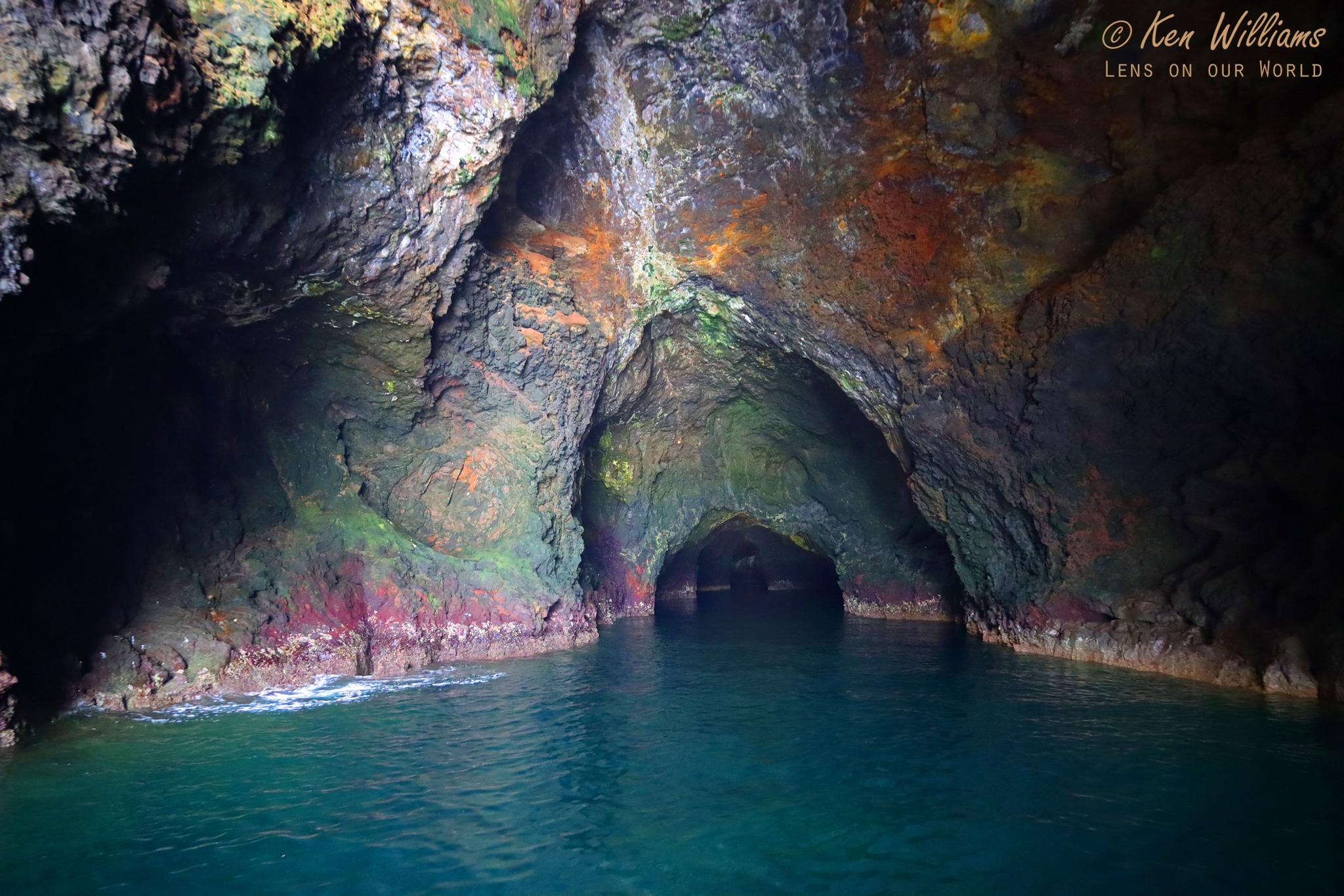 Secret Cave of Seven Miles Beach: Santa Cruz