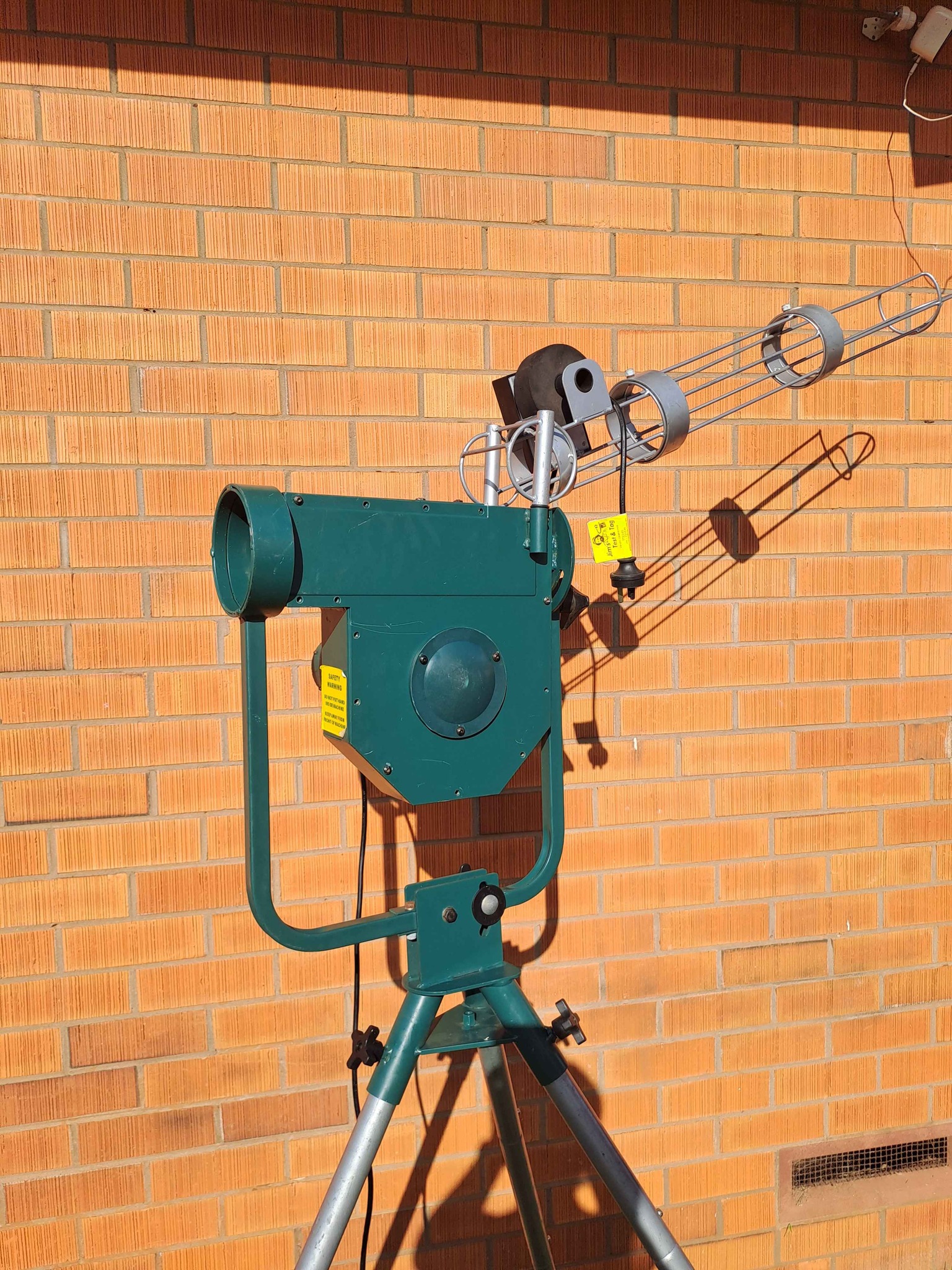 Paceman Pro bowling machine with ball feeder and paceman bowling ...