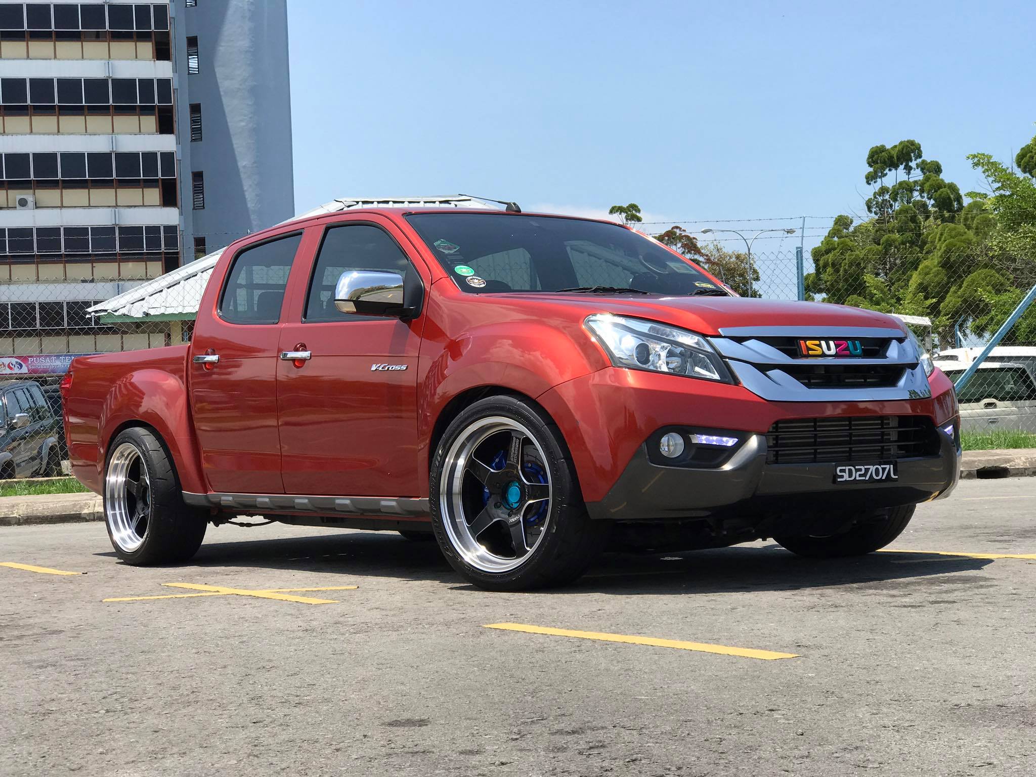 WF Centre - DMAX MINI TRUCK TAWAU Dmax antara truck...