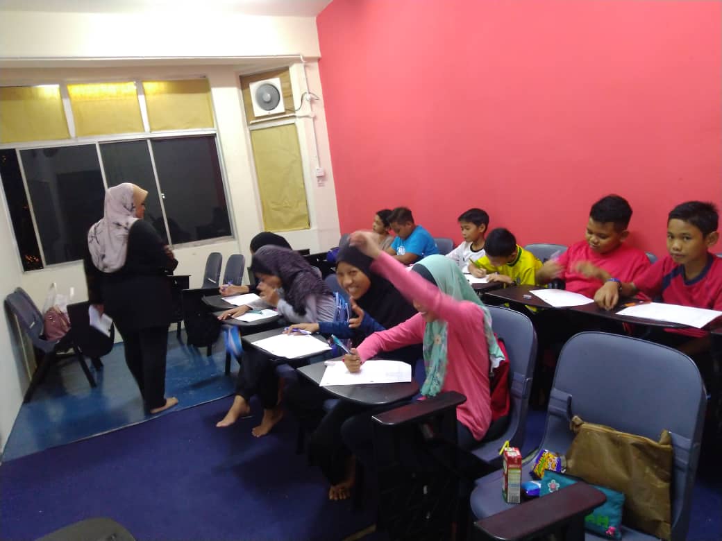 -ASSALAMUALAIKUM DAN... - Pusat Tuisyen Parit Raja Uni Pintar