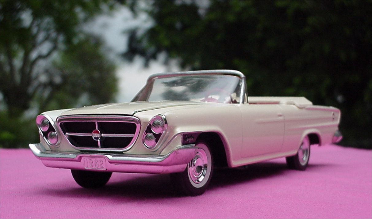 Jo -han '66 '67 Chrysler 300 CUI ١
