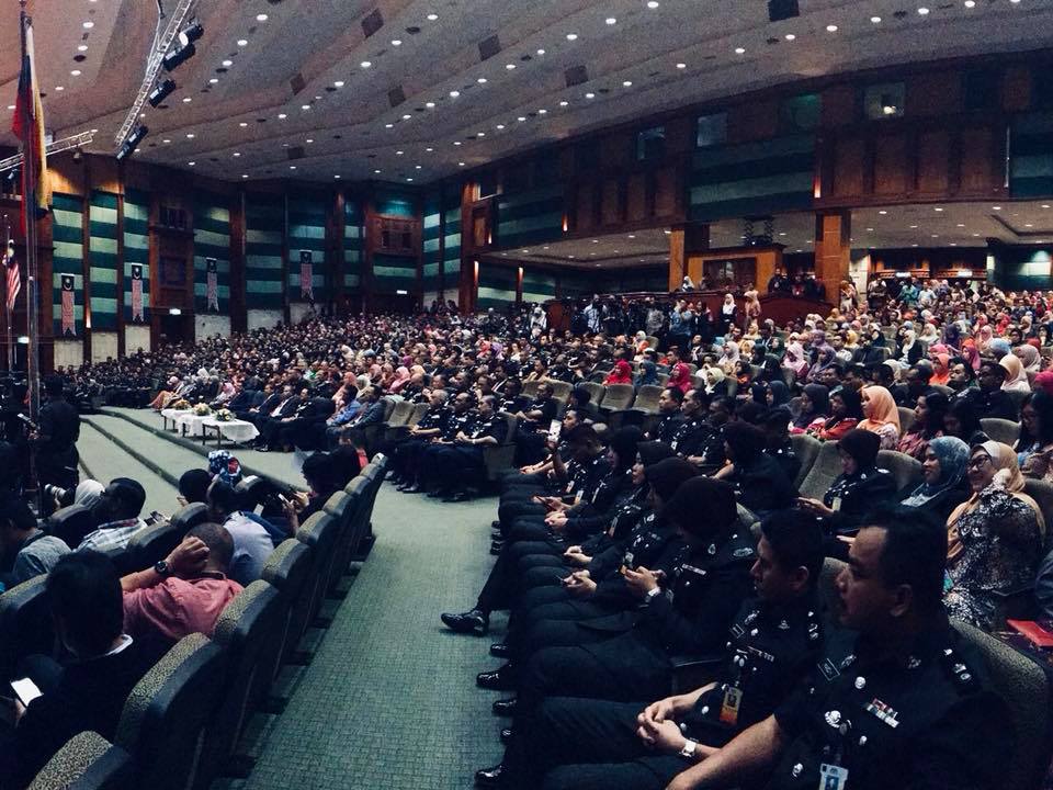 Kementerian Dalam Negeri... - Kementerian Dalam Negeri (KDN)