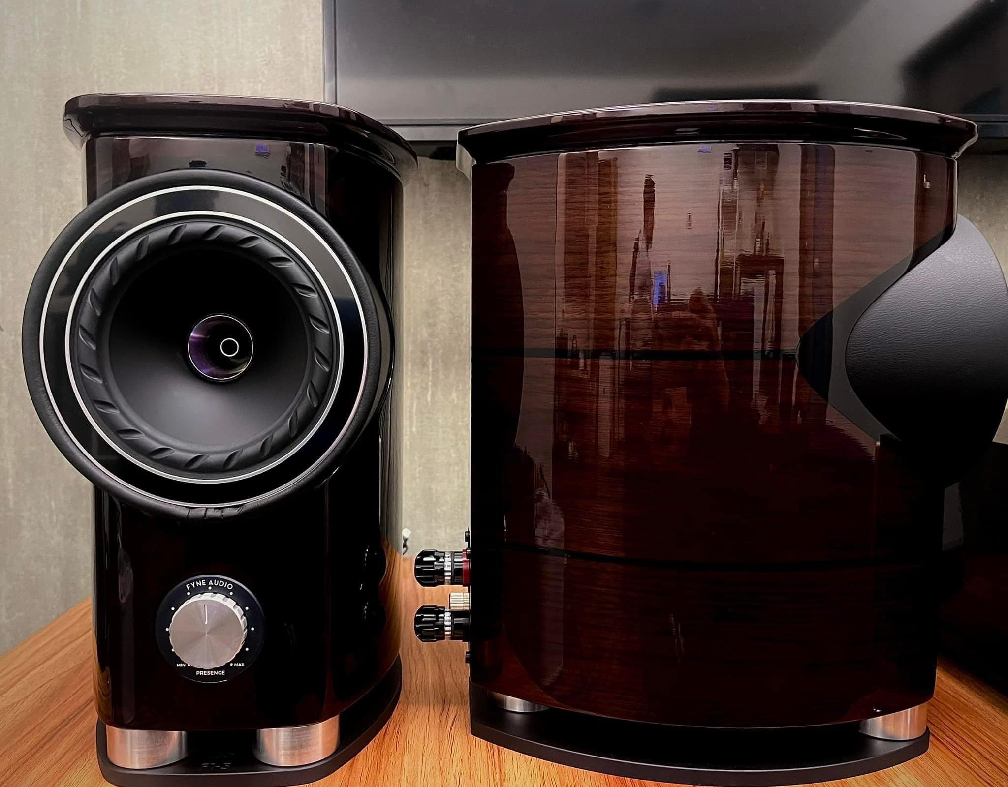 Elac BS 203 Anniversary ED 紀念版