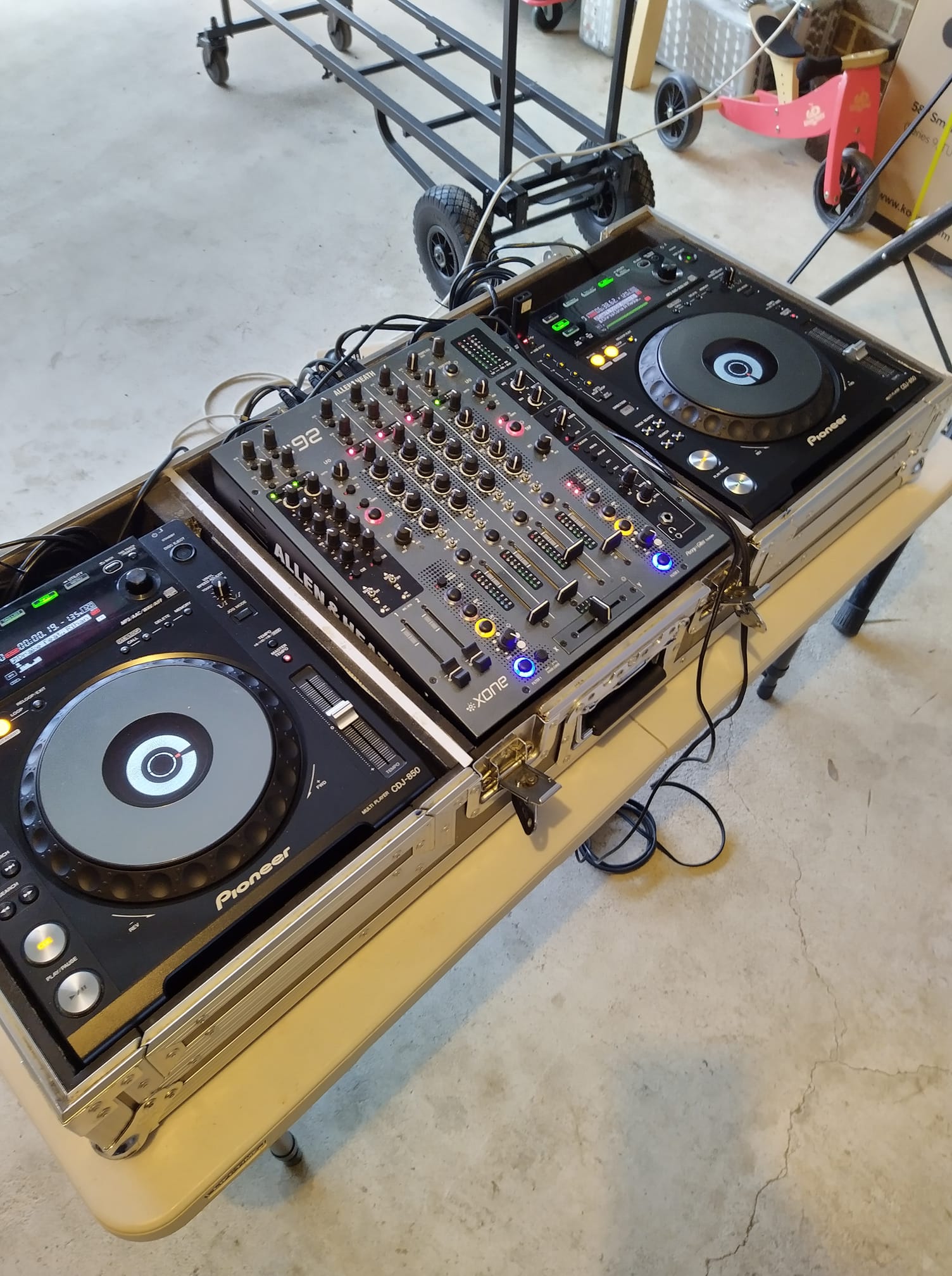 Pioneer CDJ-850K arrival after 7 years