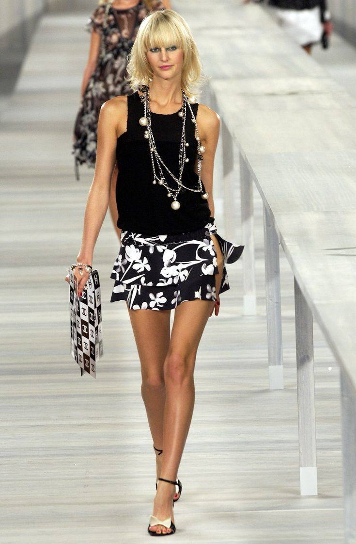 Chanel Spring 2004 Ready to Wear🩶