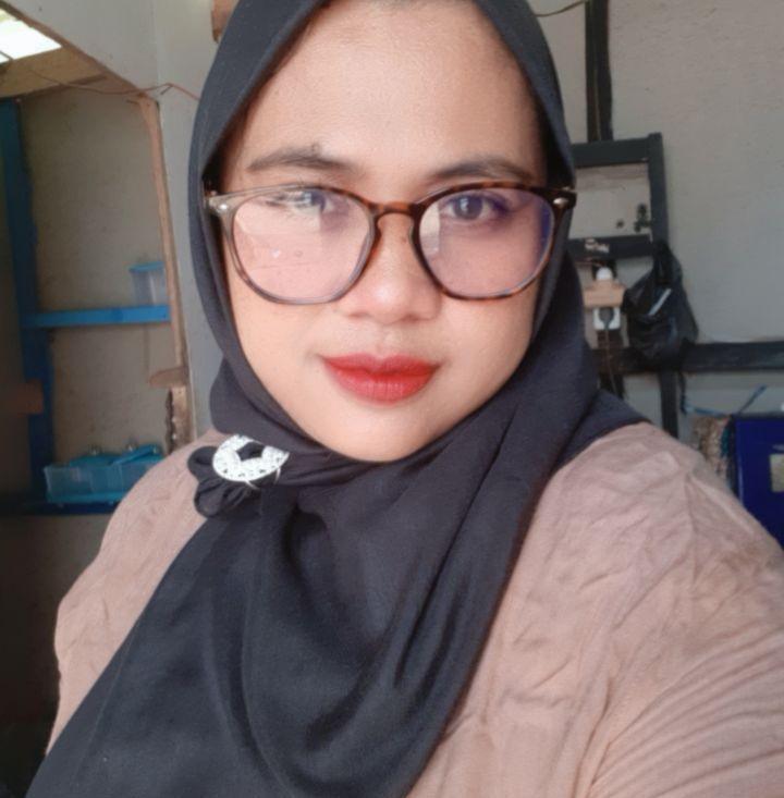 Mom's Azmi