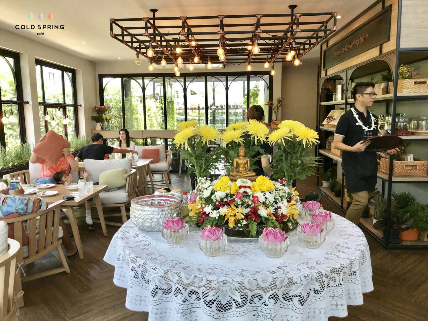 เตรียมรับวันสงกรานต์... - Cold Spring Café