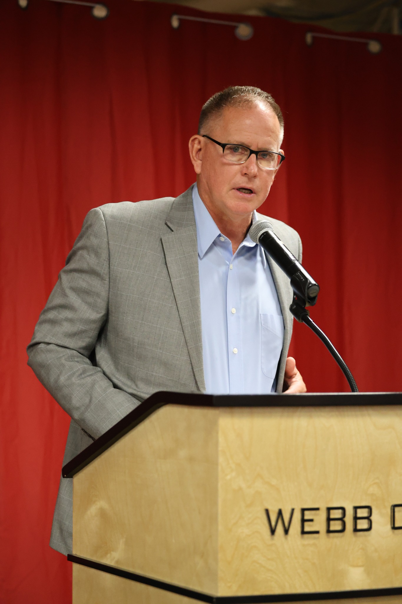 Webb - Coach John Roderique accepting for Coach Jerry Kill | Facebook