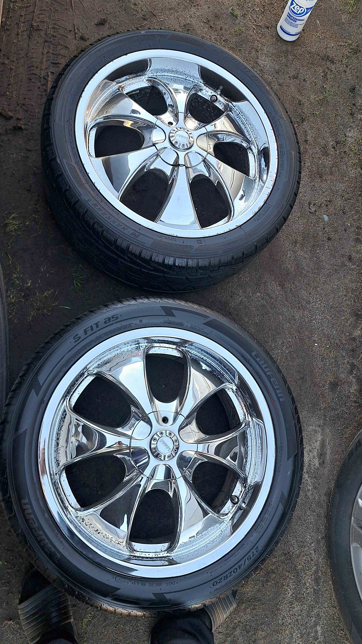 275/40R20 chrome rims with tires in very good condition. They are ...