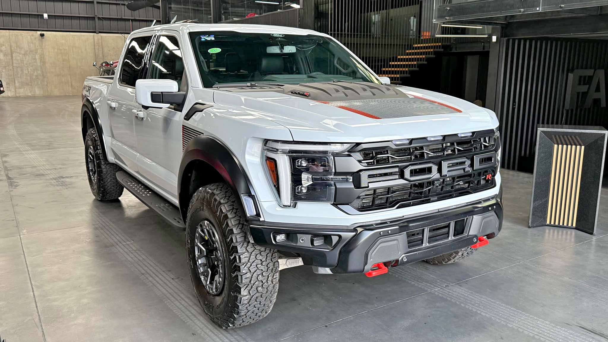2025 Ford raptor r