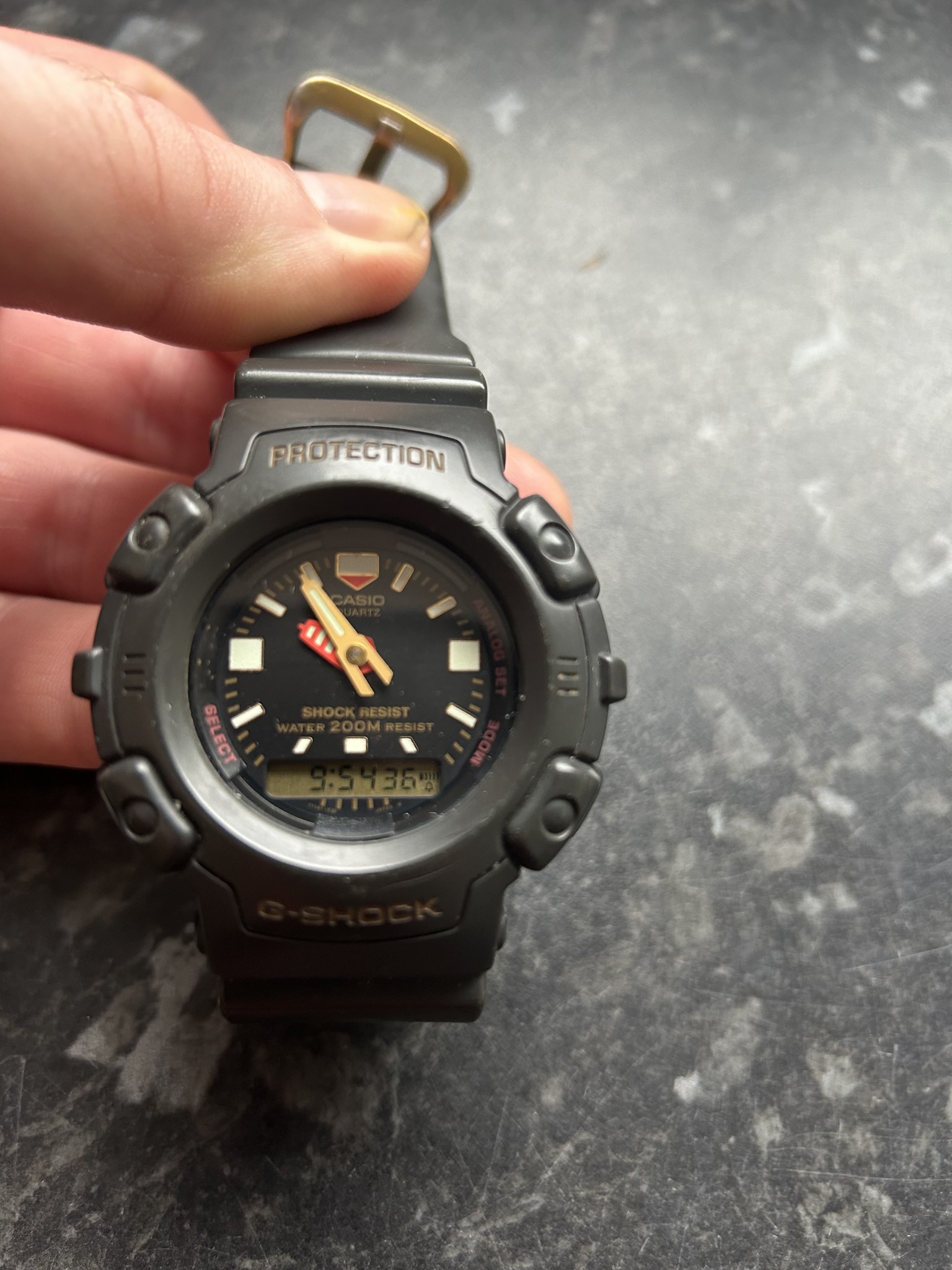 Nice Casio G-Shock AW-560 in good working condition with good 