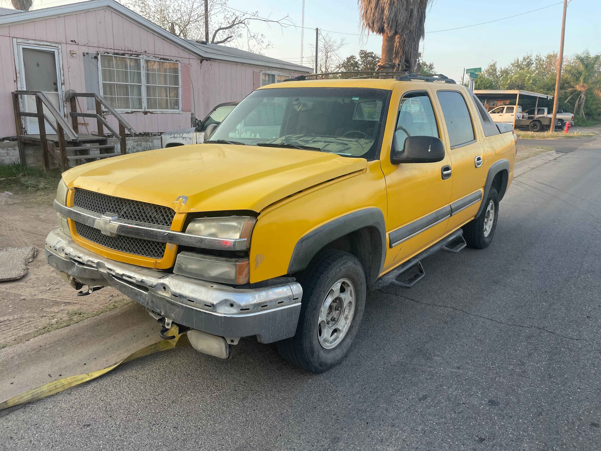 🔨TENGO ESTAS DOS TROKAS PARA PARTES CHEVROLET AVALANCHE Y SILVERADO ...
