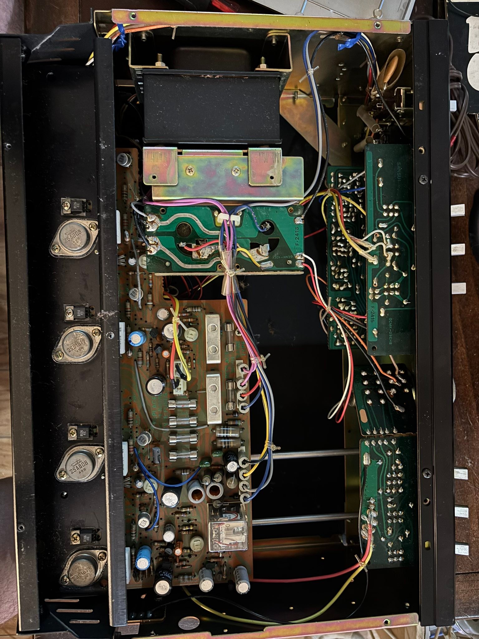 Repairing a vintage Sansui AU-5500 amplifier found very cheaply