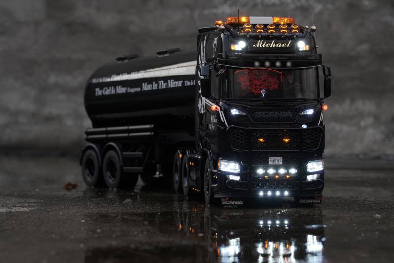 Customized High-end 1/14 Scania 770S 6x6 tractor model