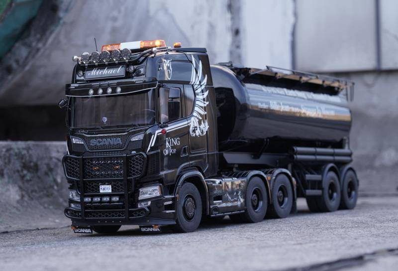 Customized High-end 1/14 Scania 770S 6x6 tractor model