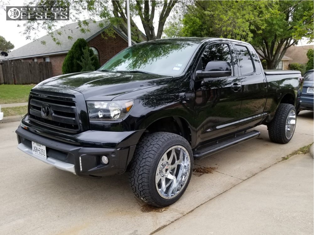 2020 Toyota Tundra w/ 20x9 XF Offroad Wheels & Laufenn Tires
