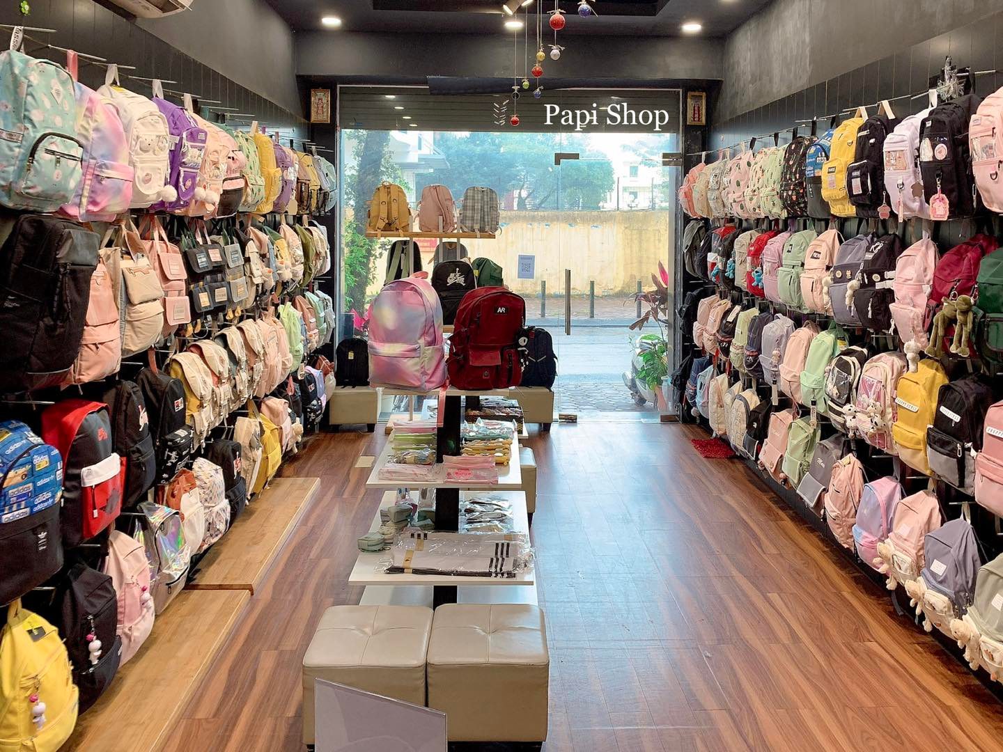Papi Shop - Ở đâu mà nhiều balo vậy 😍 👉 51A Phạm Tuấn Tài,... | Facebook