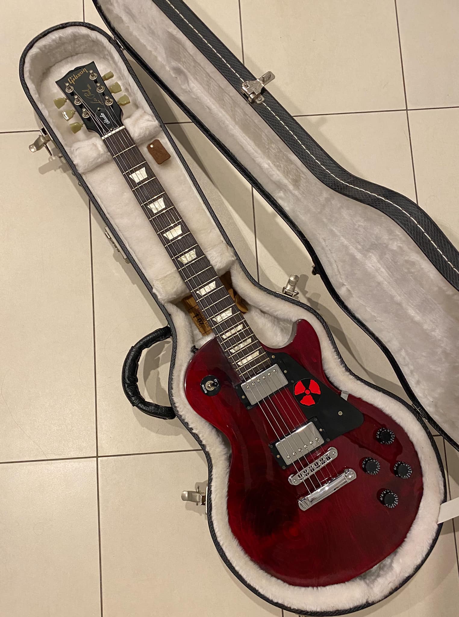 What are the specs and experience with a 2005 Gibson Les Paul Studio?